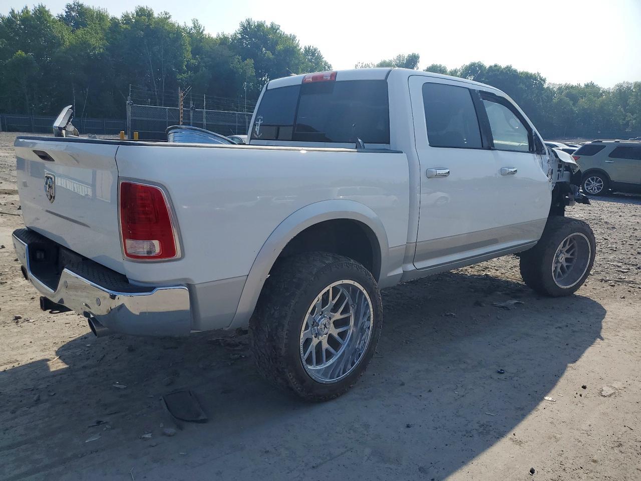 2017 Ram 1500 Laramie - Image 3