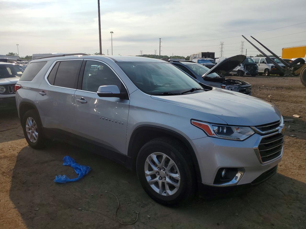 2021 Chevrolet Traverse Lt - Фото 4