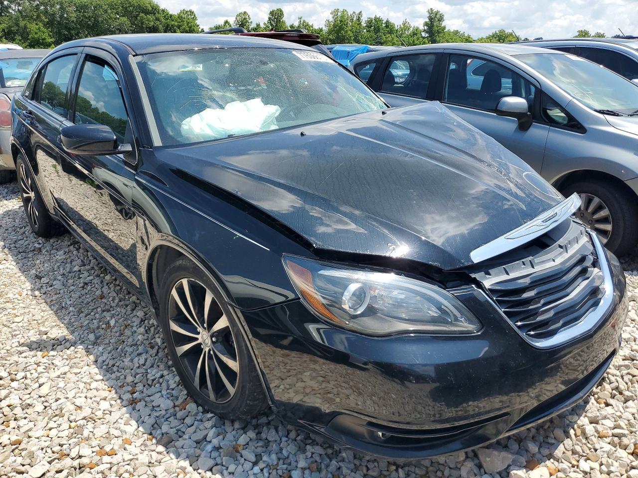 2014 Chrysler 200 Touring - Image 4