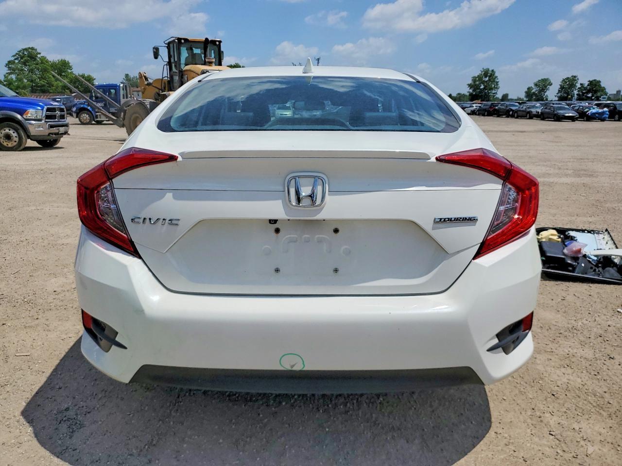 2016 Honda Civic Touring - Image 6