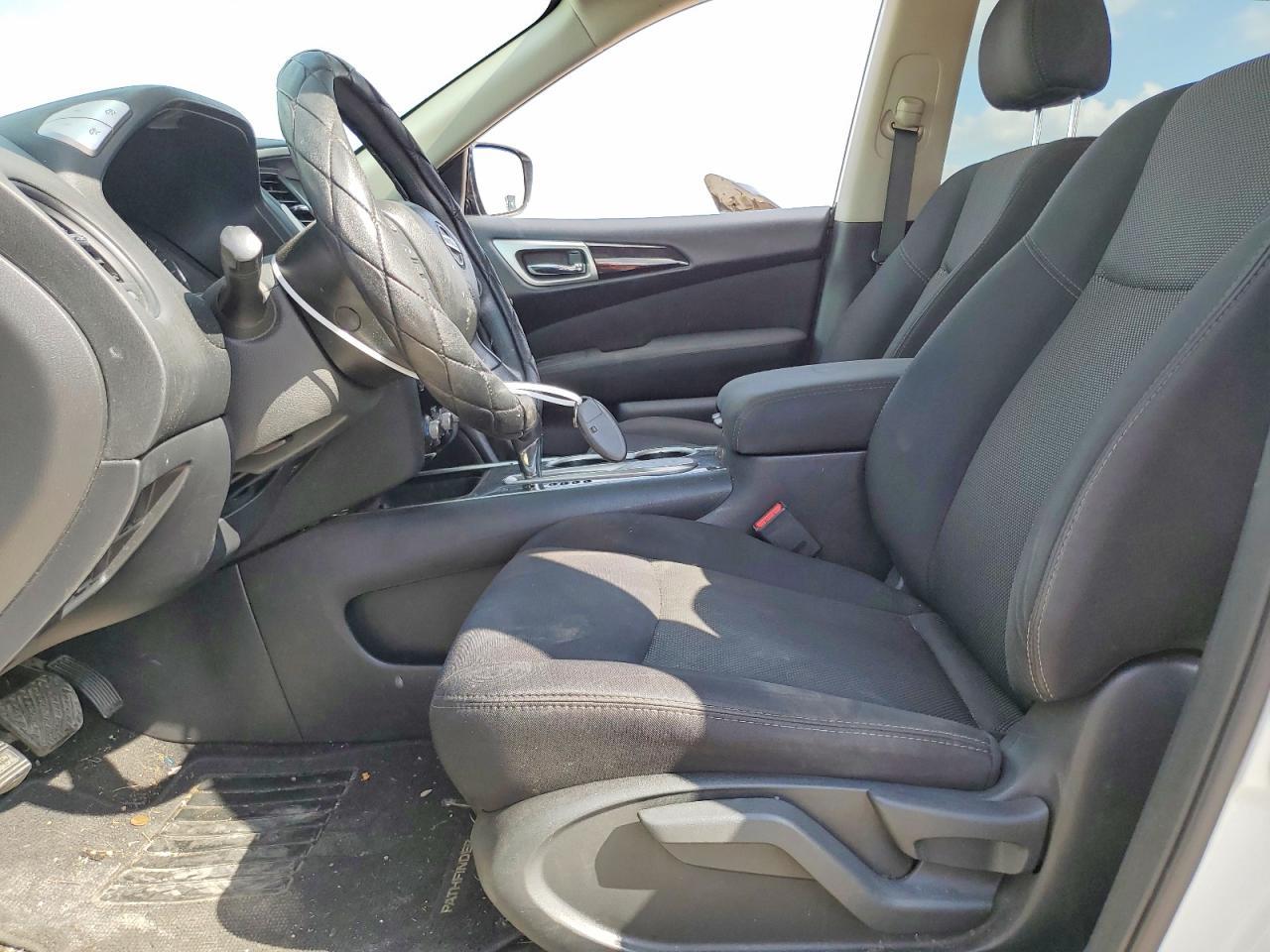 2017 Nissan Pathfinder S - Image 7