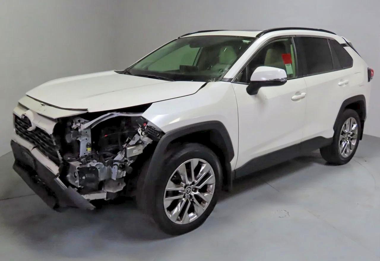2022 Toyota Rav4 Xle Premium - Image 2