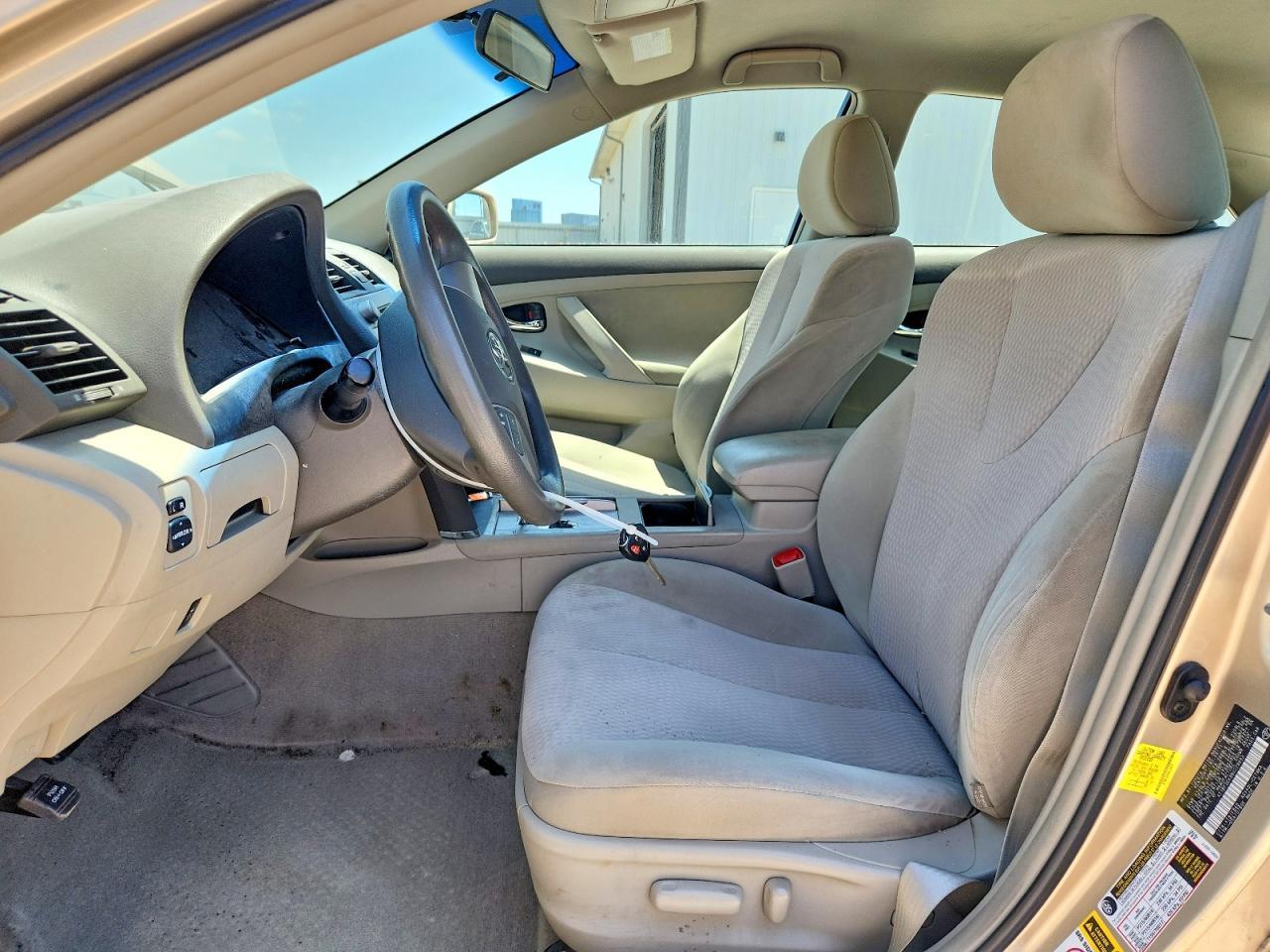 2011 Toyota Camry Le - Фото 7