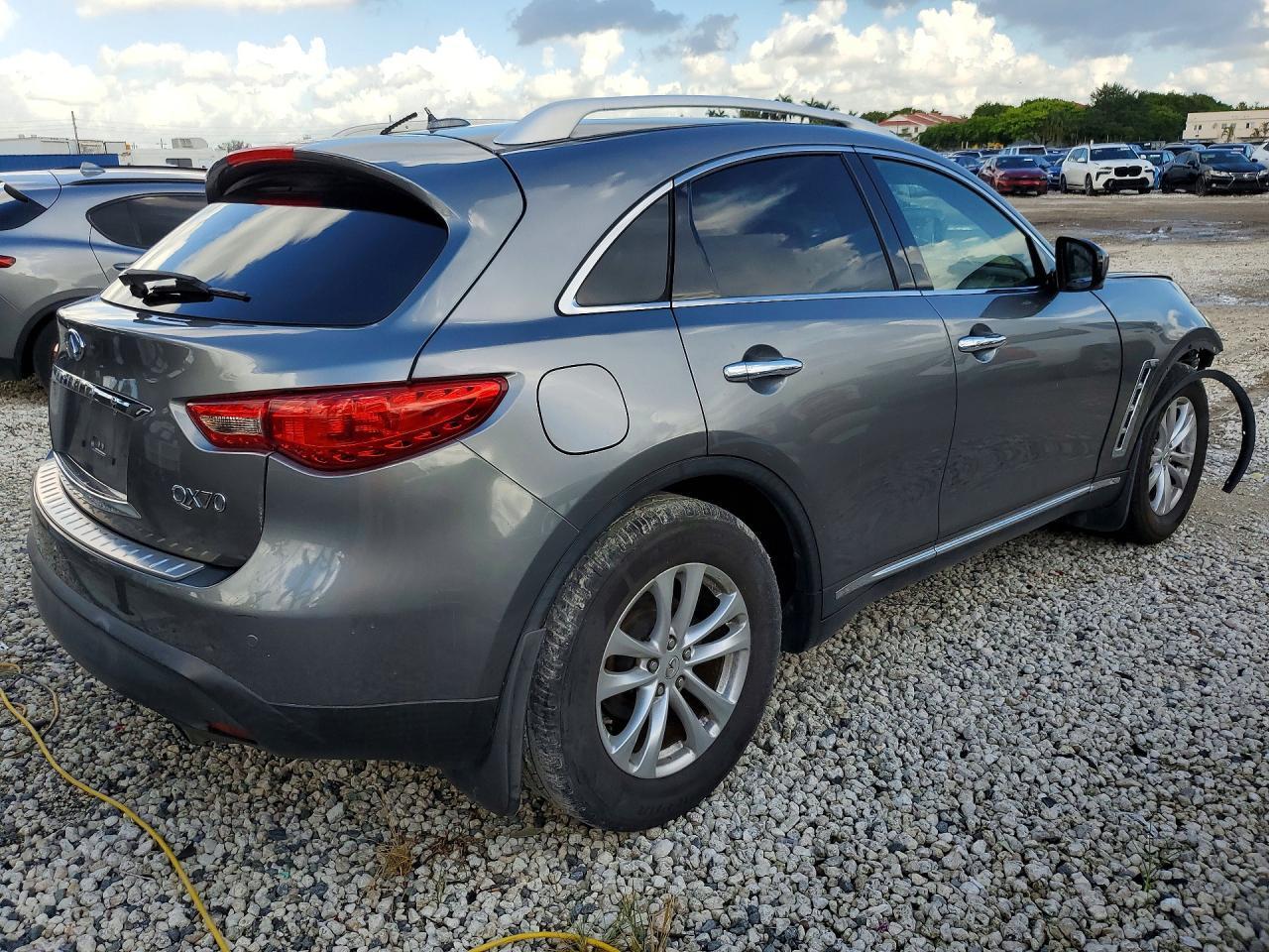 2017 Infiniti Qx70 Base - Image 3