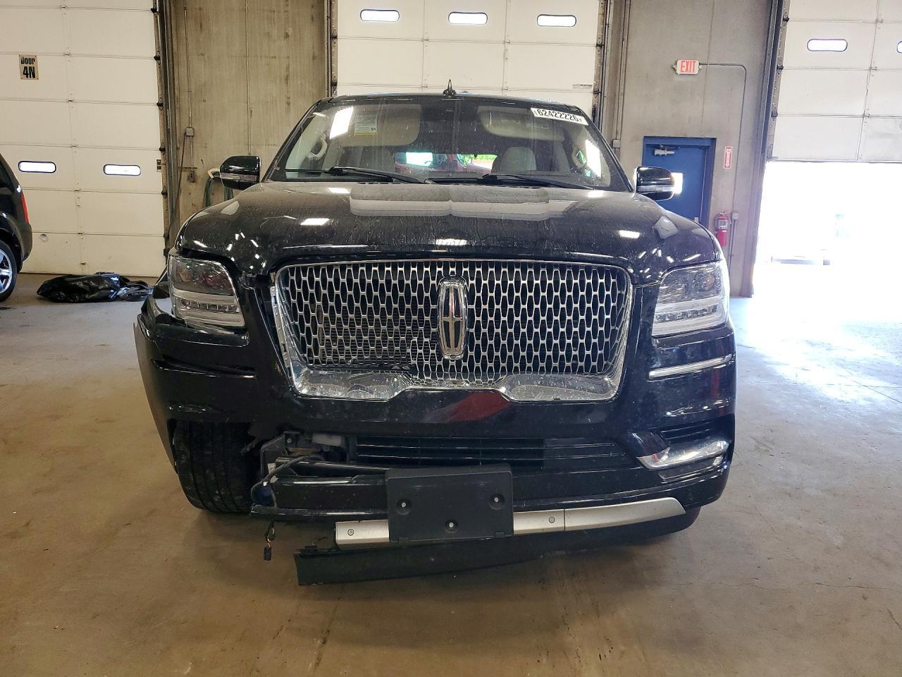 2019 Lincoln Navigator Reserve - Image 5