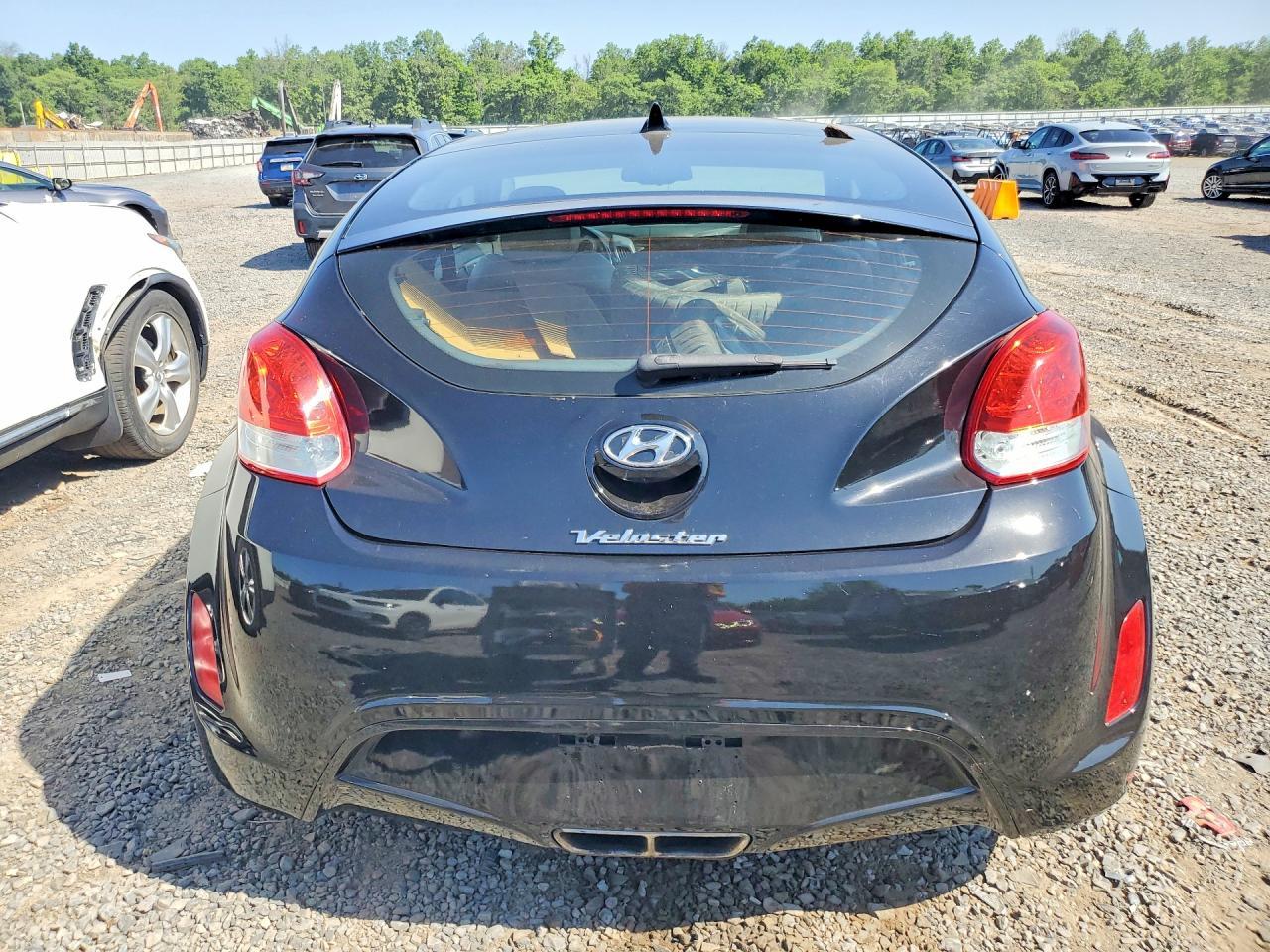 2013 Hyundai Veloster Base - Фото 6