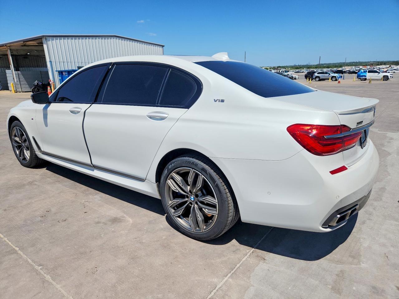2019 BMW M760 Xi - Фото 2