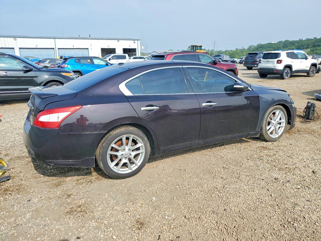 2012 Nissan Maxima - Фото 3