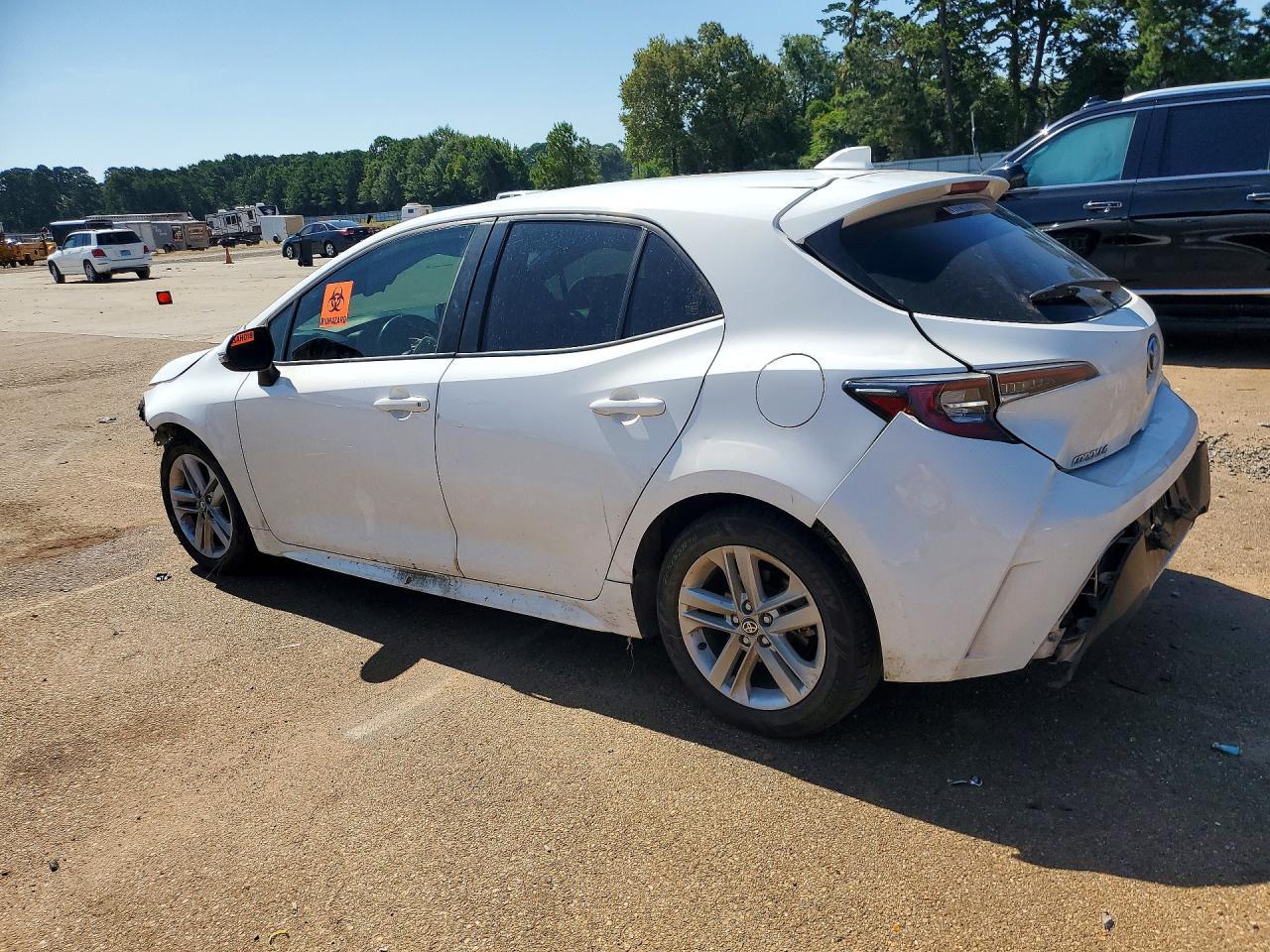 2020 Toyota Corolla Hatchback Se - Image 2