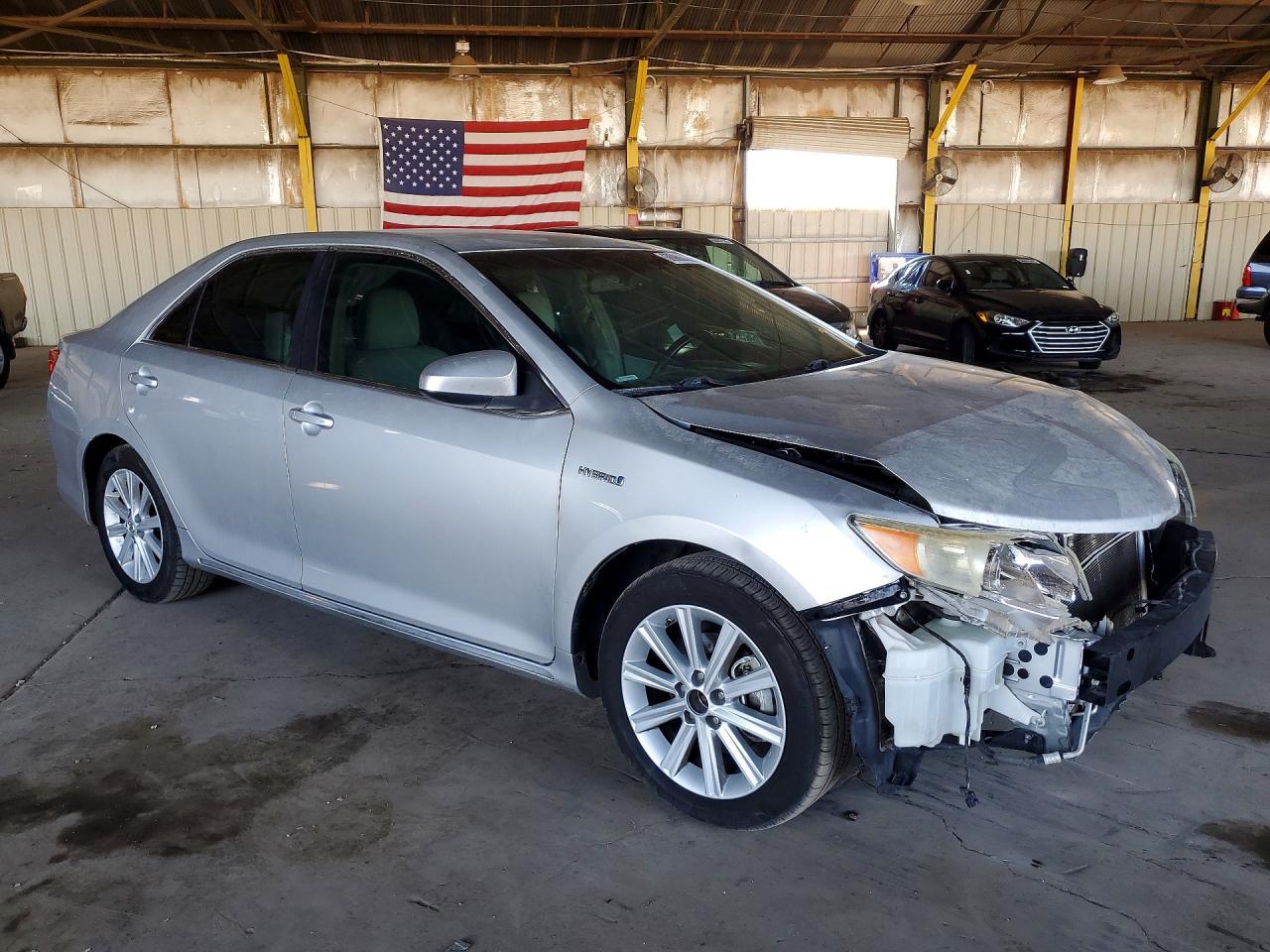 2012 Toyota Camry Hybrid Xle - Image 4