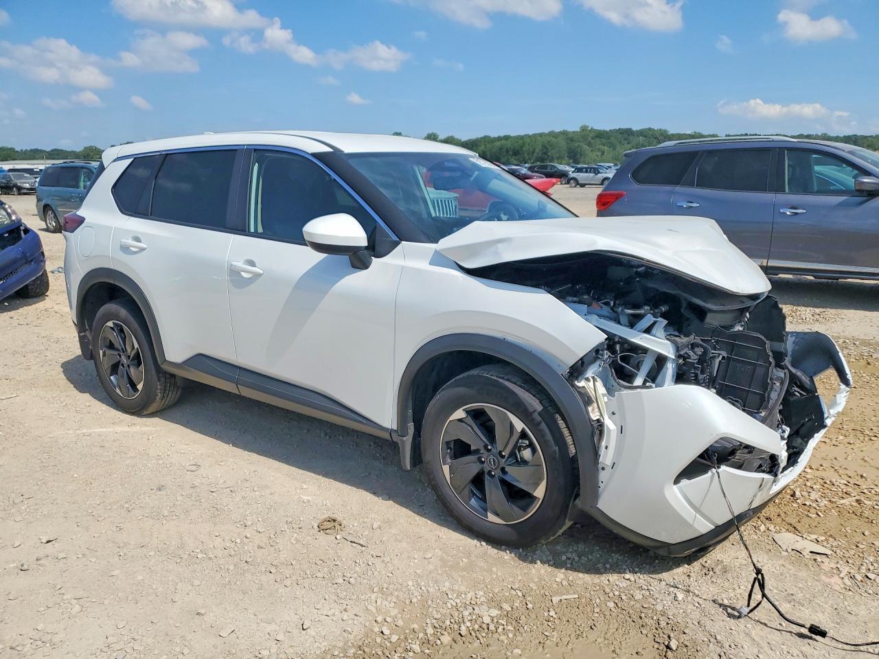 2026 Nissan Rogue Sv - Image 4