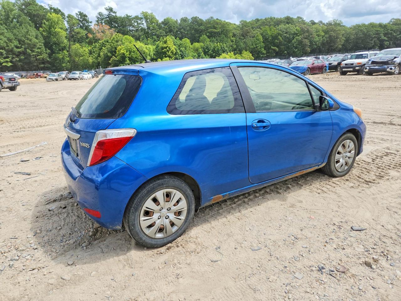 2013 Toyota Yaris 3-Door L - Image 3