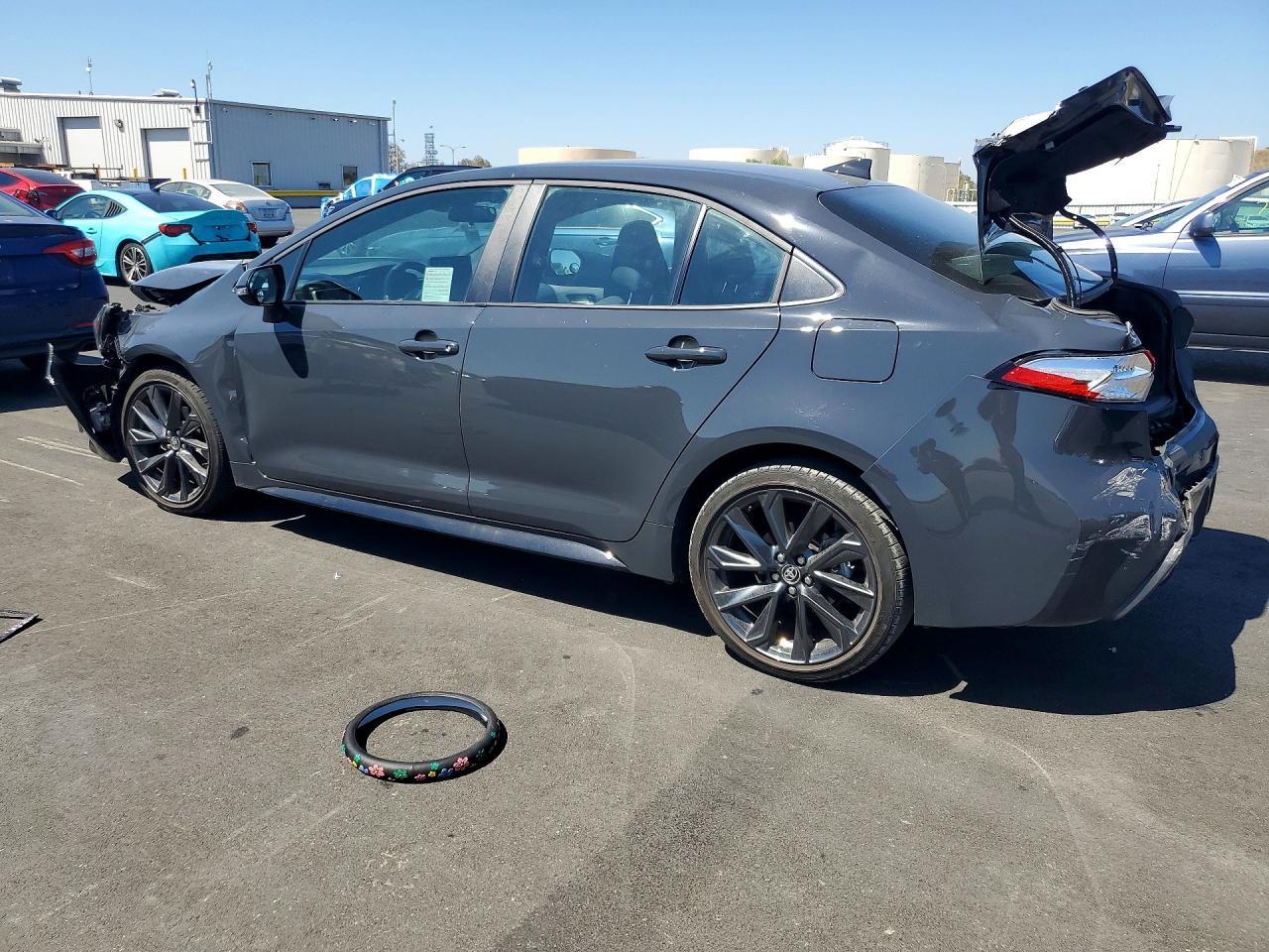 2025 Toyota Corolla Se - Image 2