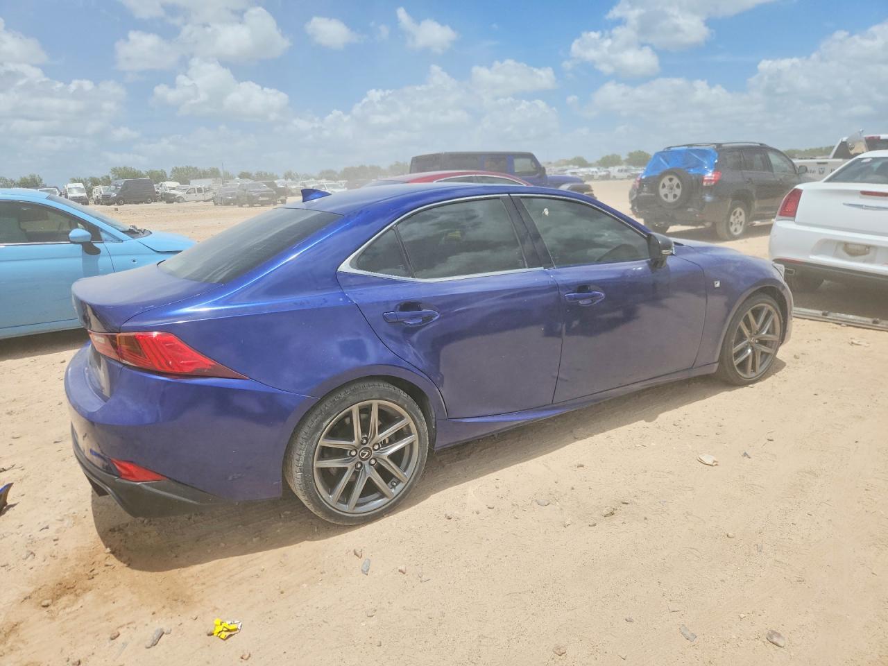 2018 Lexus Is 300 - Фото 3