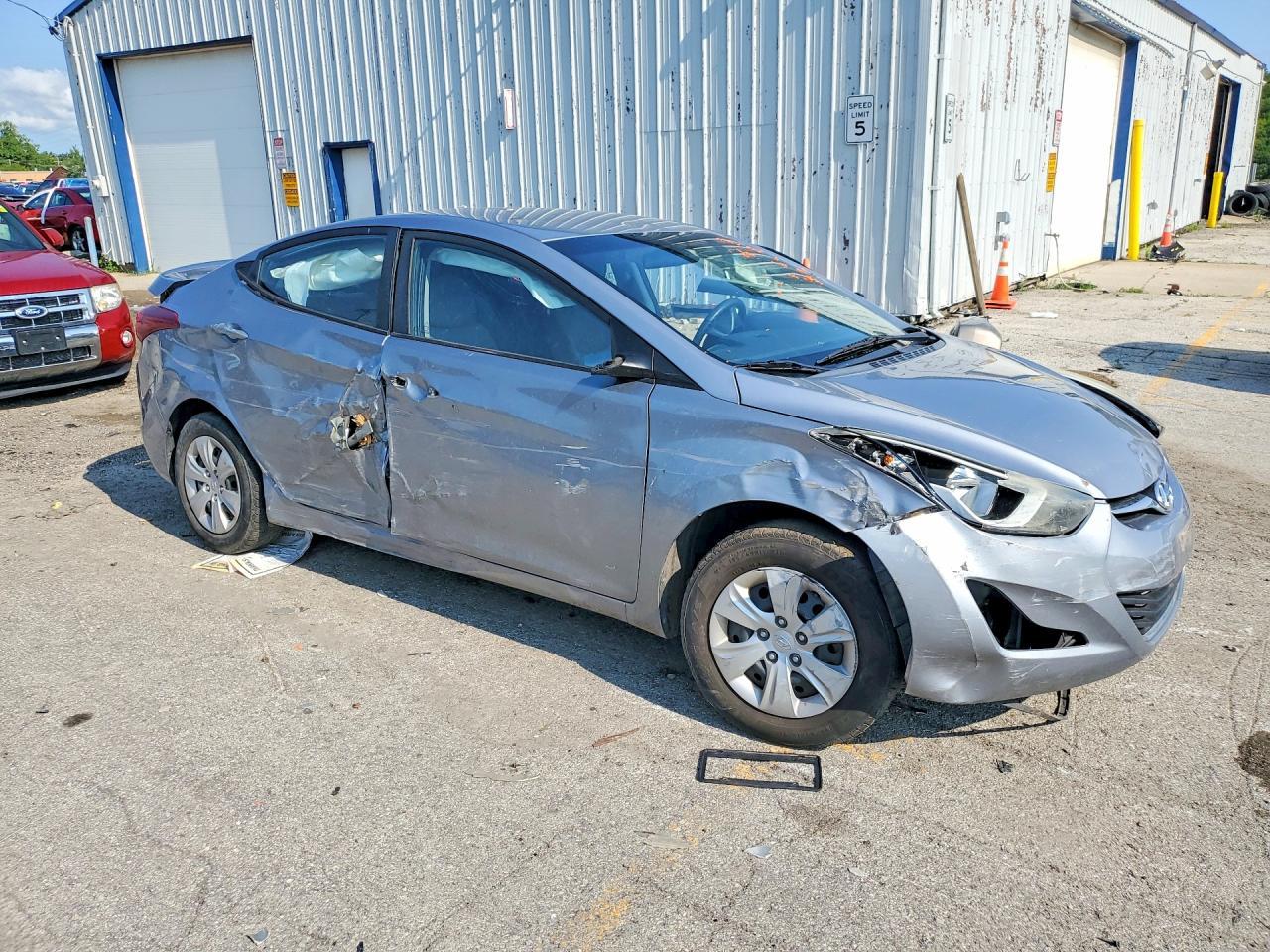 2016 Hyundai Elantra Se - Image 4