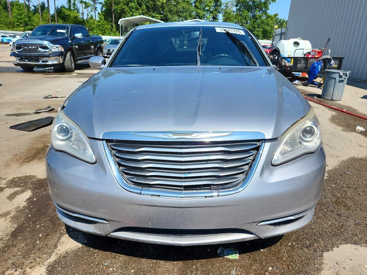 2013 Chrysler 200 Touring - Фото 5