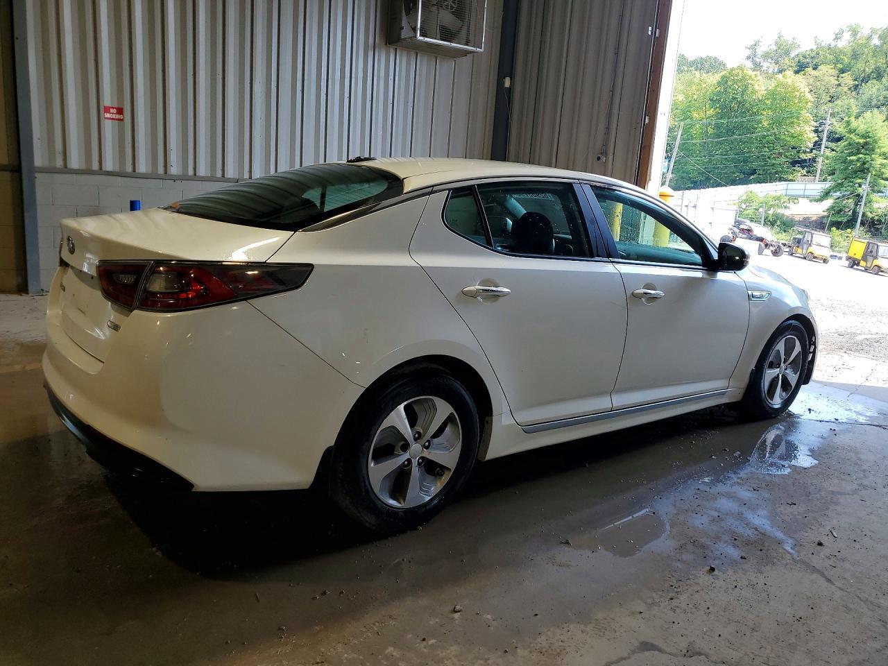2015 Kia Optima Hybrid - Image 3