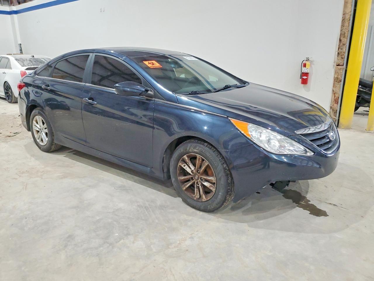 2014 Hyundai Sonata Gls - Image 4