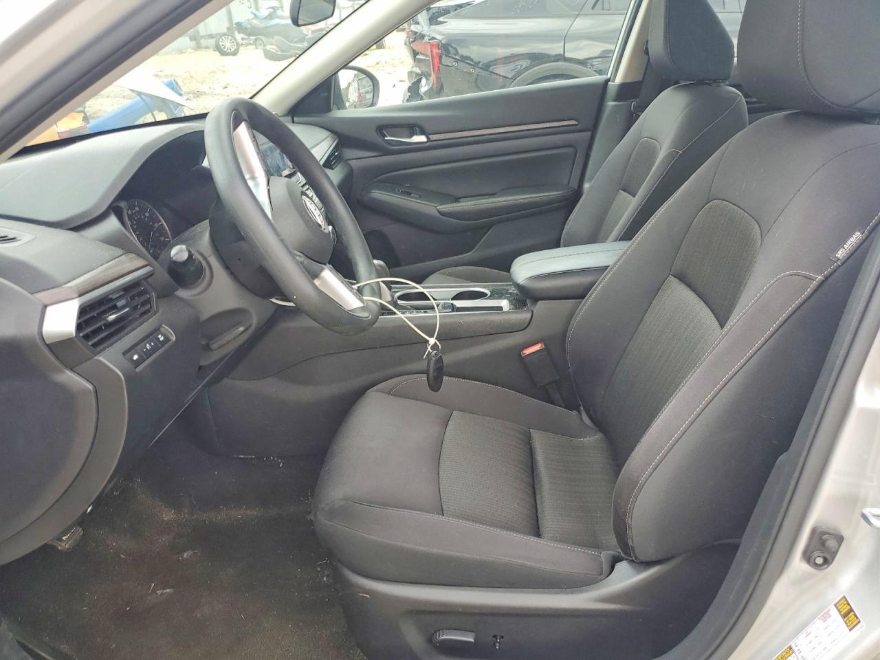 2024 Nissan Altima Sv - Image 7