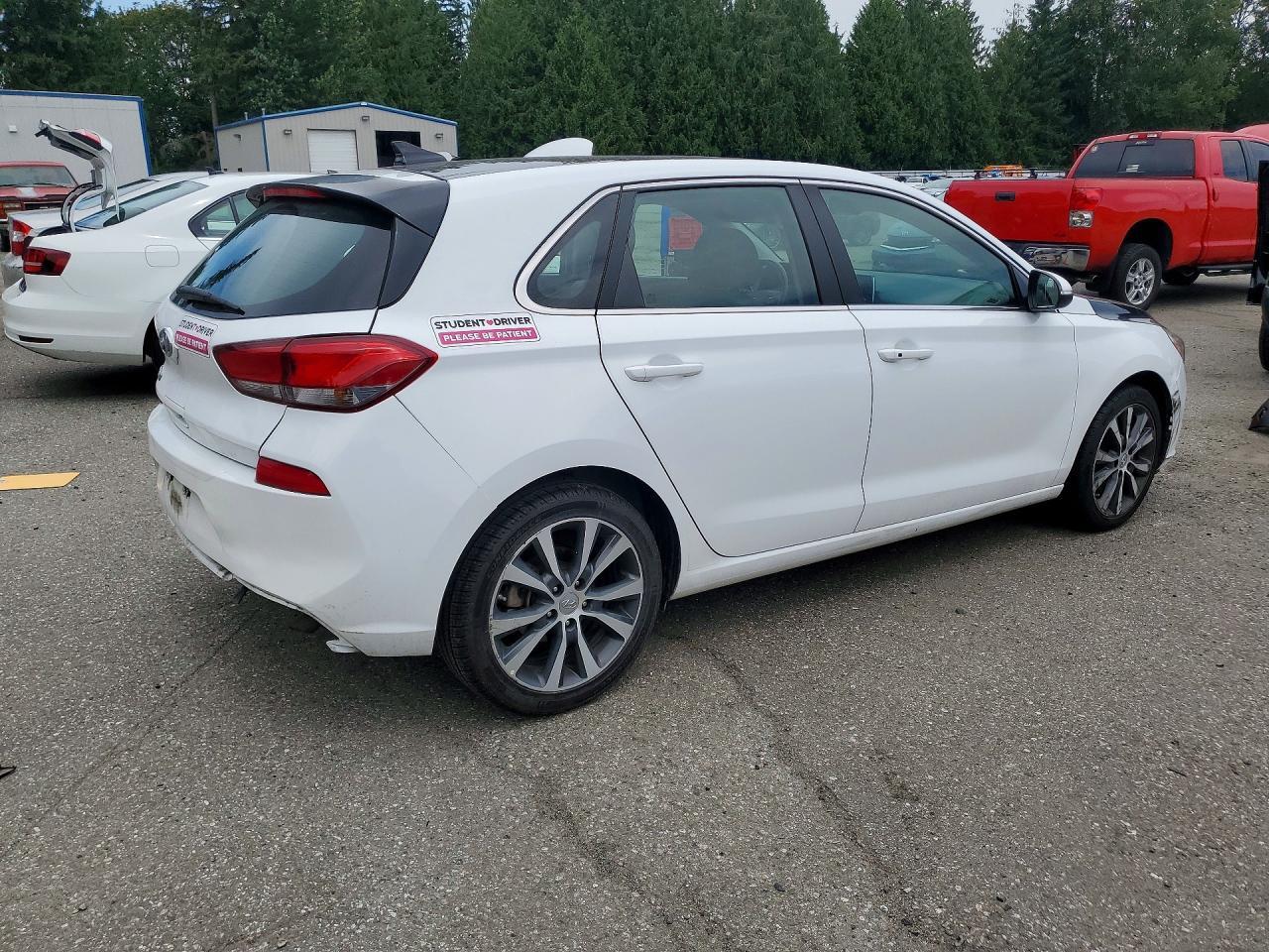 2019 Hyundai Elantra Gt Base - Image 3
