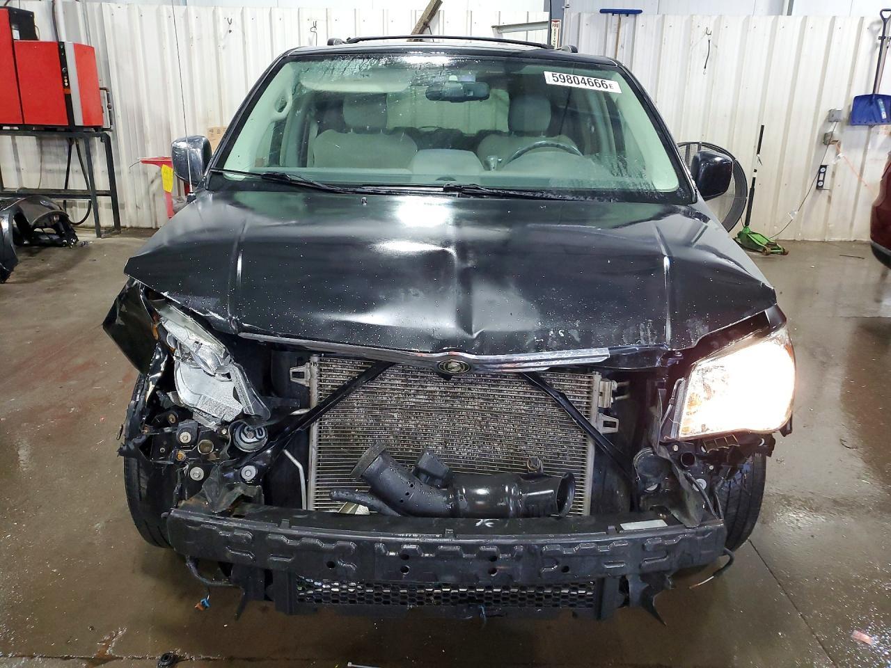 2009 Chrysler Town & Country Limited - Фото 5