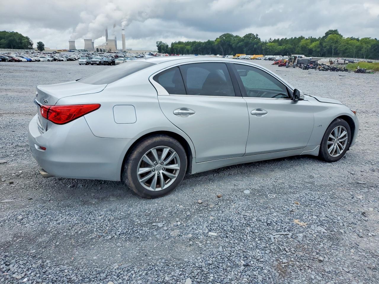 2017 Infiniti Q50 2.0T Premium - Image 3