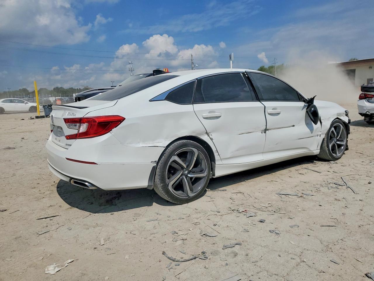 2022 Honda Accord Sport - Фото 3