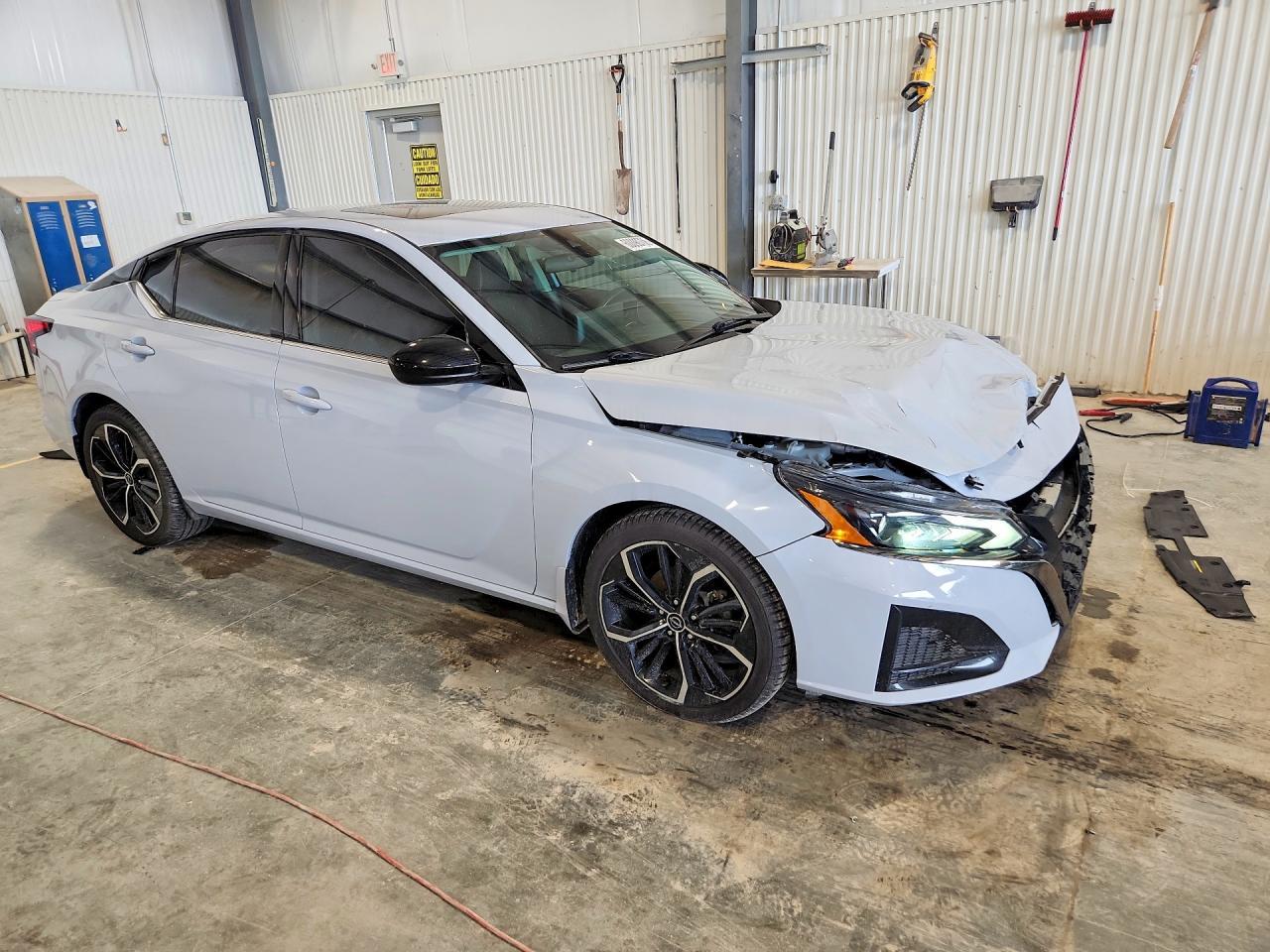 2023 Nissan Altima Sr - Image 4