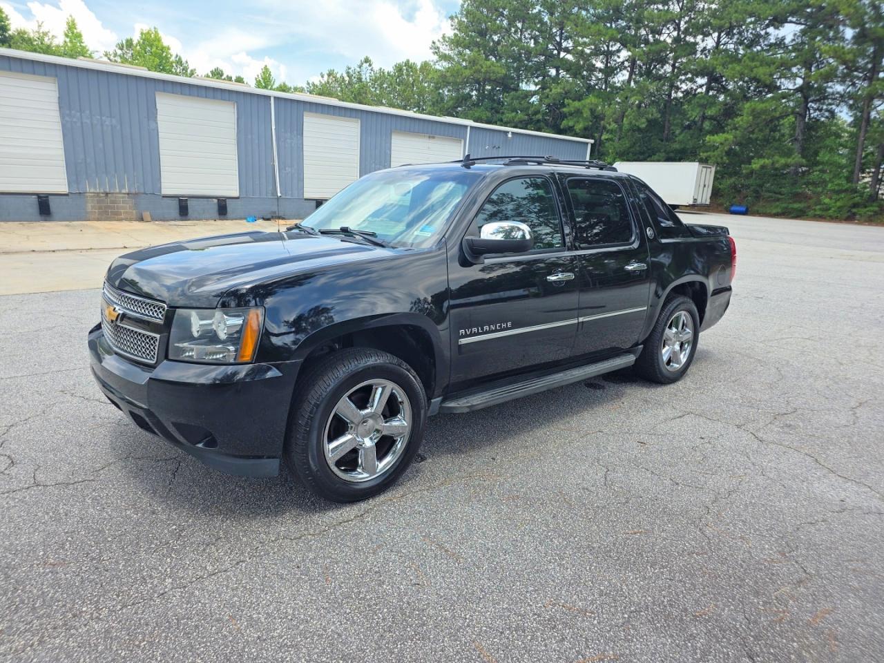 2013 Chevrolet Avalanche Ltz - Фото 2