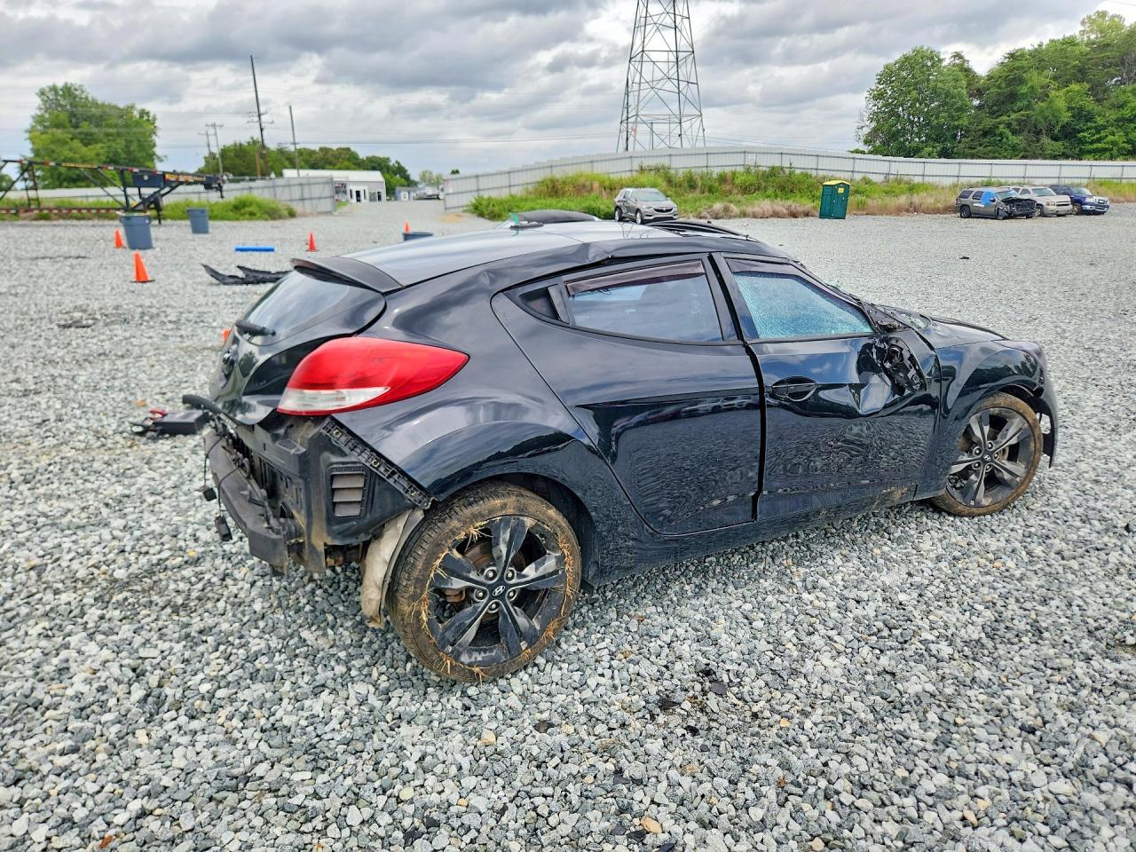 2017 Hyundai Veloster Value Edition - Image 3