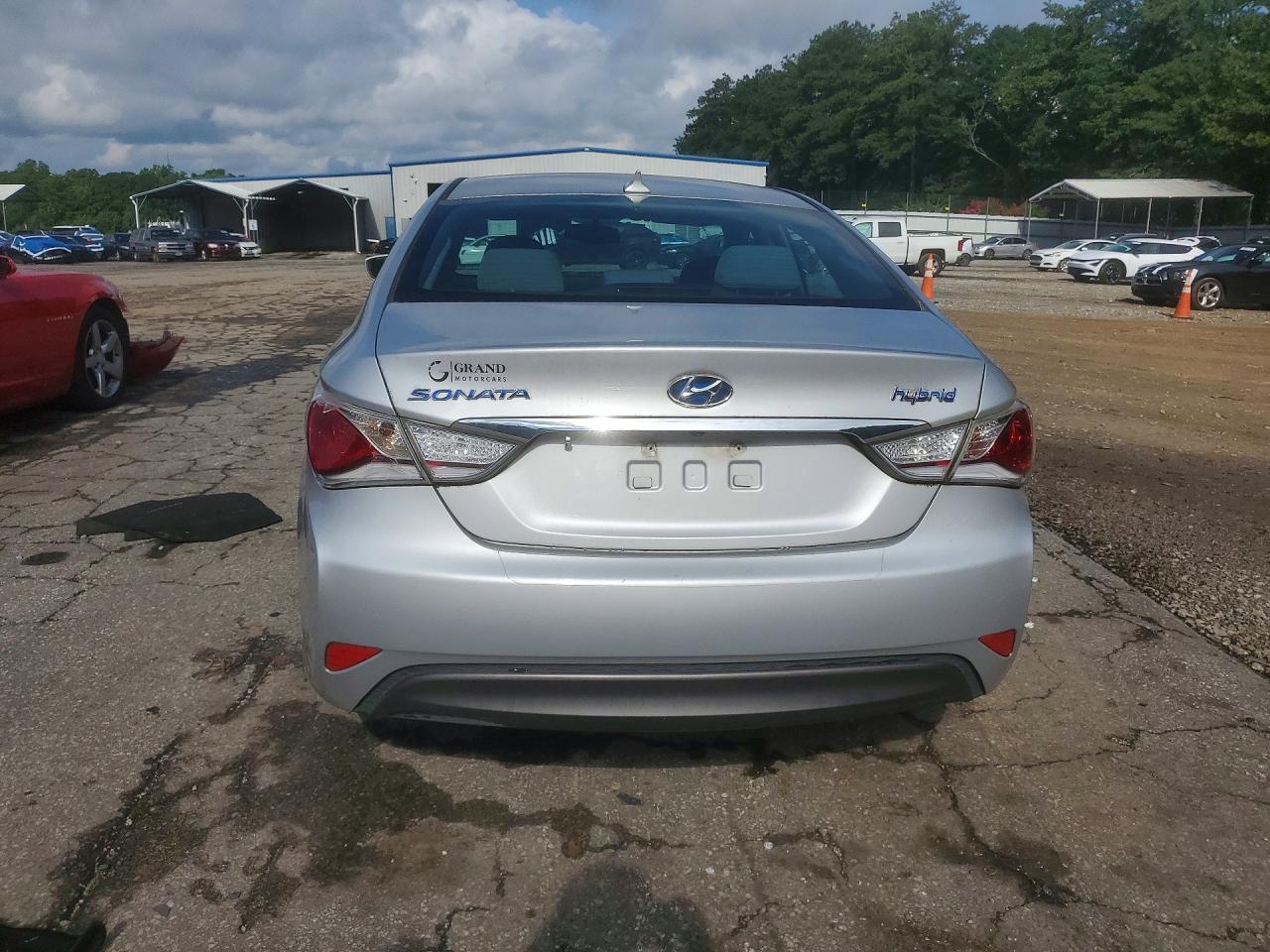 2015 Hyundai Sonata Hybrid Base - Image 6
