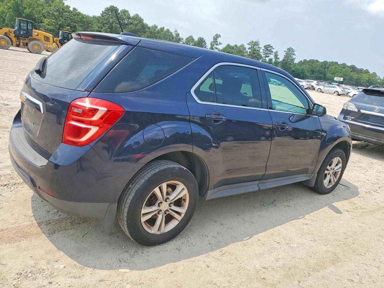 2017 Chevrolet Equinox Ls - Image 3