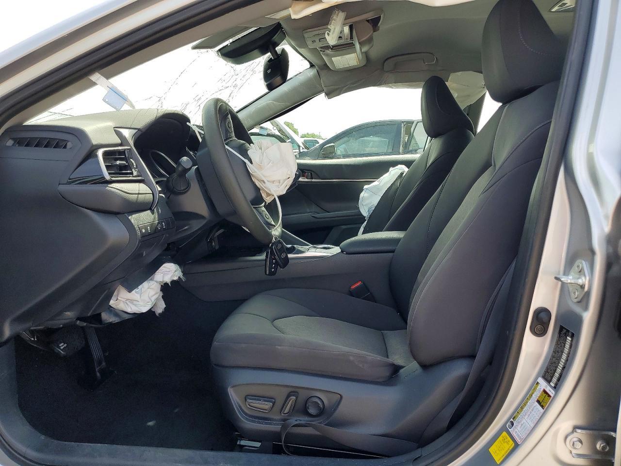 2023 Toyota Camry Le - Image 7