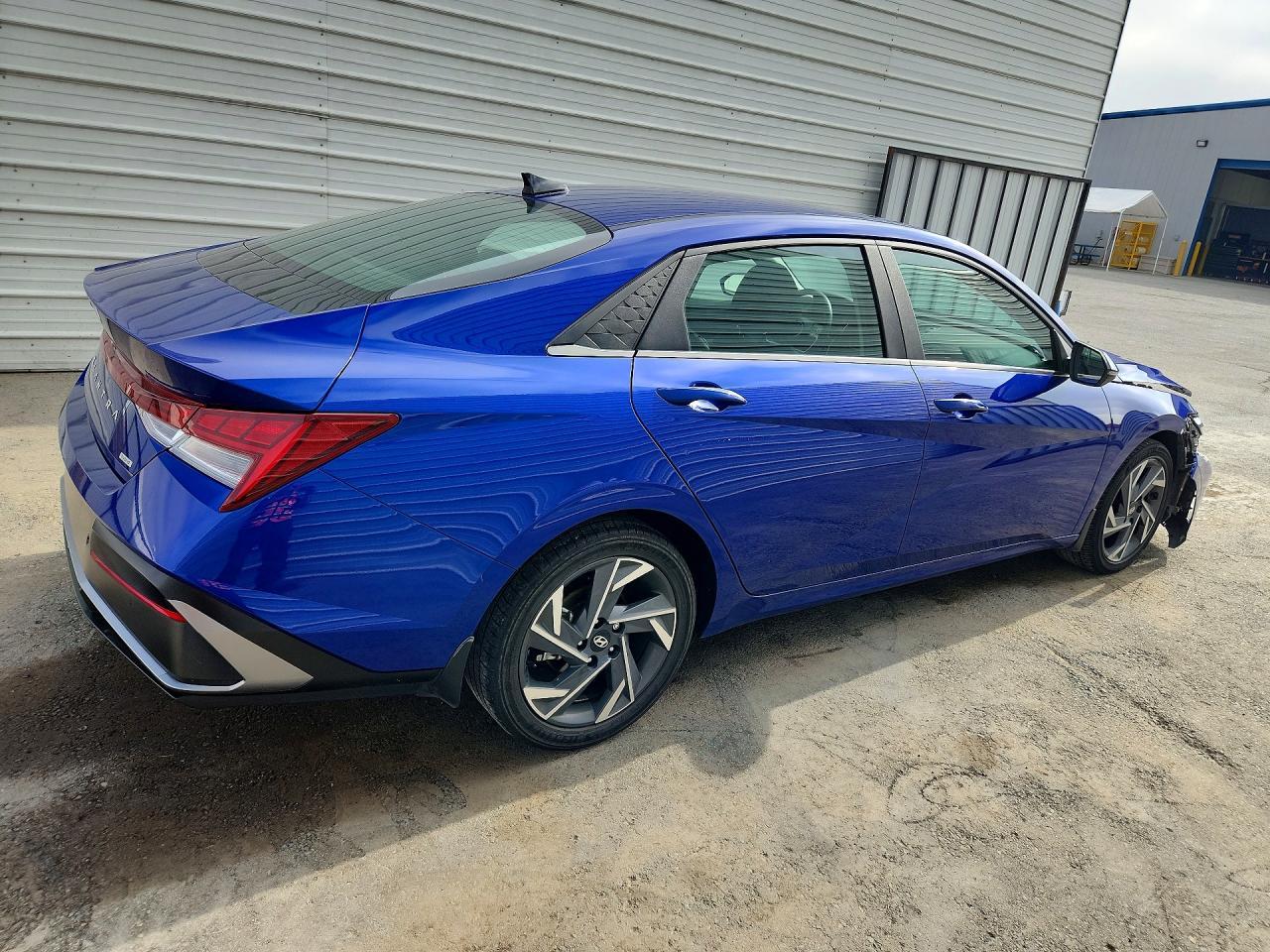 2024 Hyundai Elantra Limited - Image 3