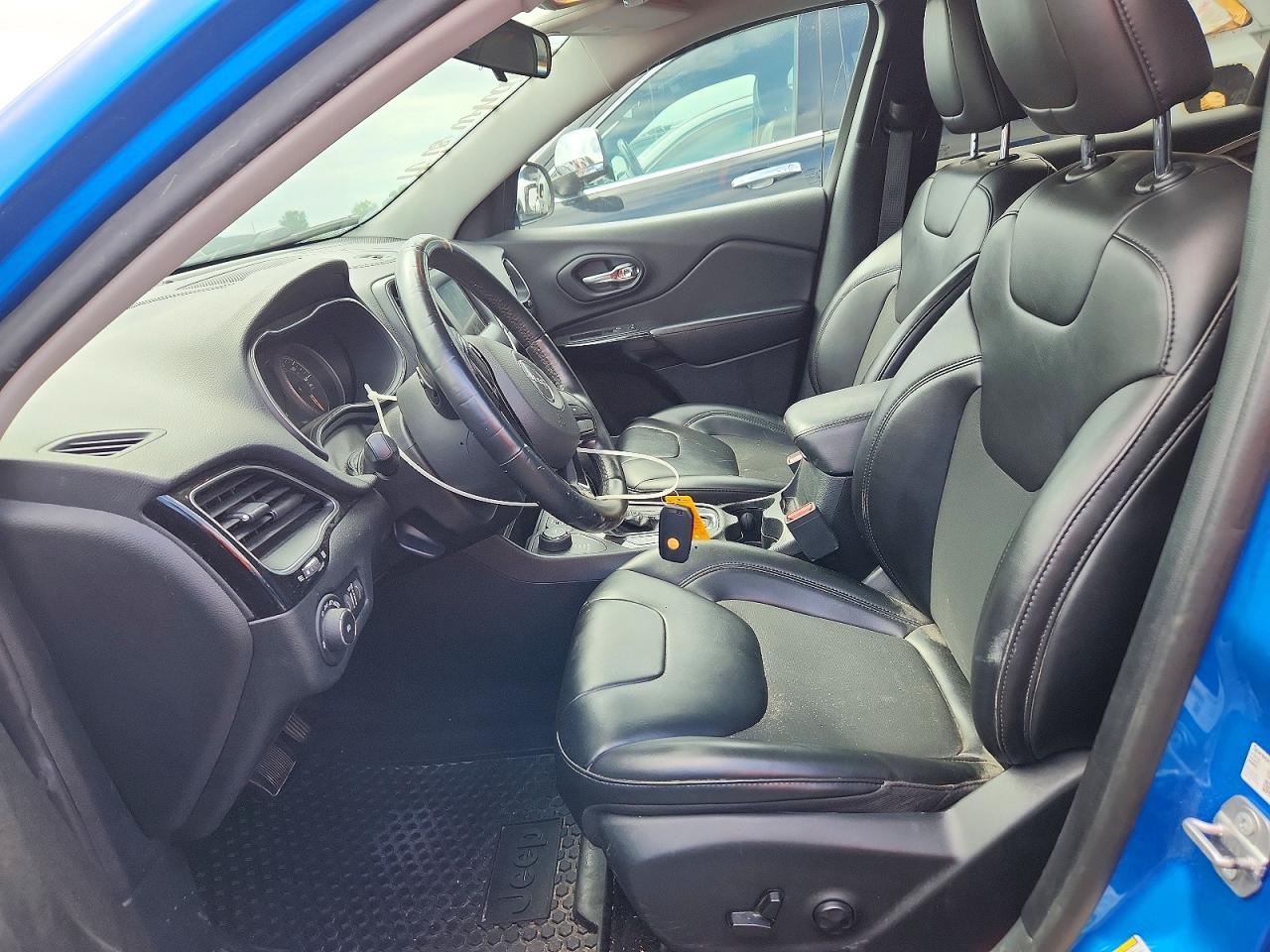 2020 Jeep Cherokee Latitude Plus - Image 7