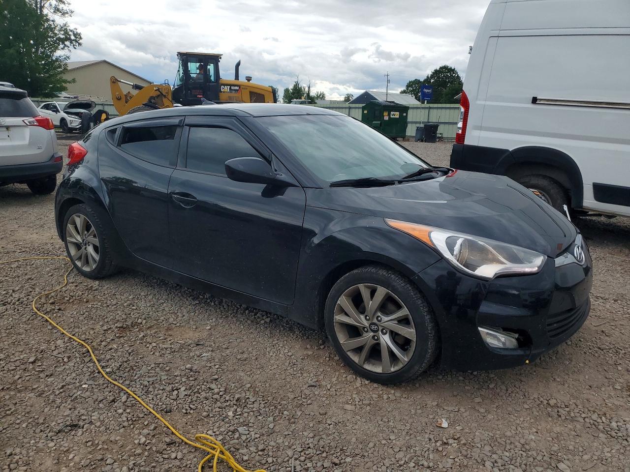 2017 Hyundai Veloster Base - Фото 4
