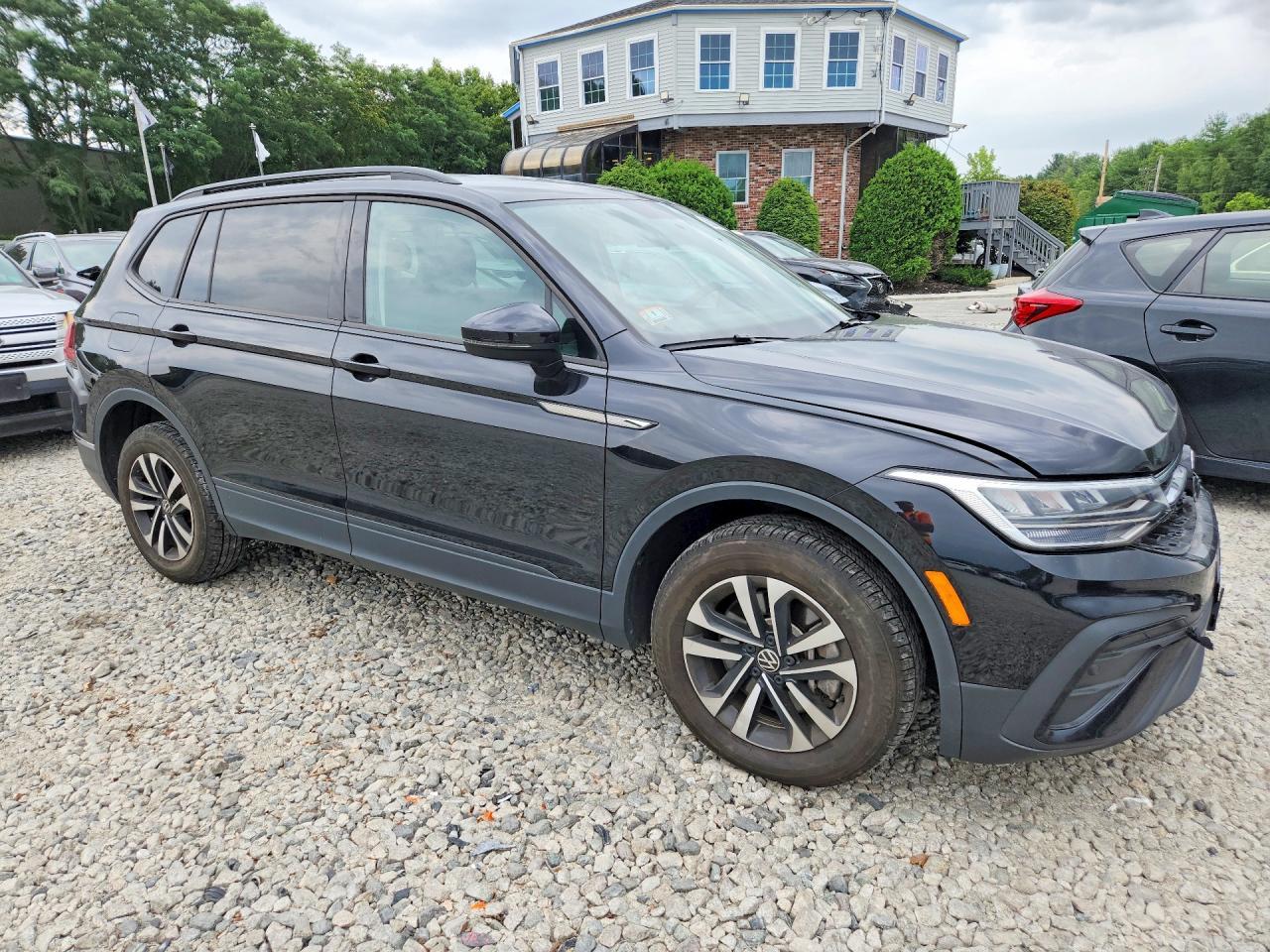 2022 Volkswagen Tiguan S - Фото 4