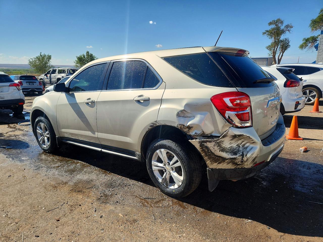 2016 Chevrolet Equinox Ls - Image 2