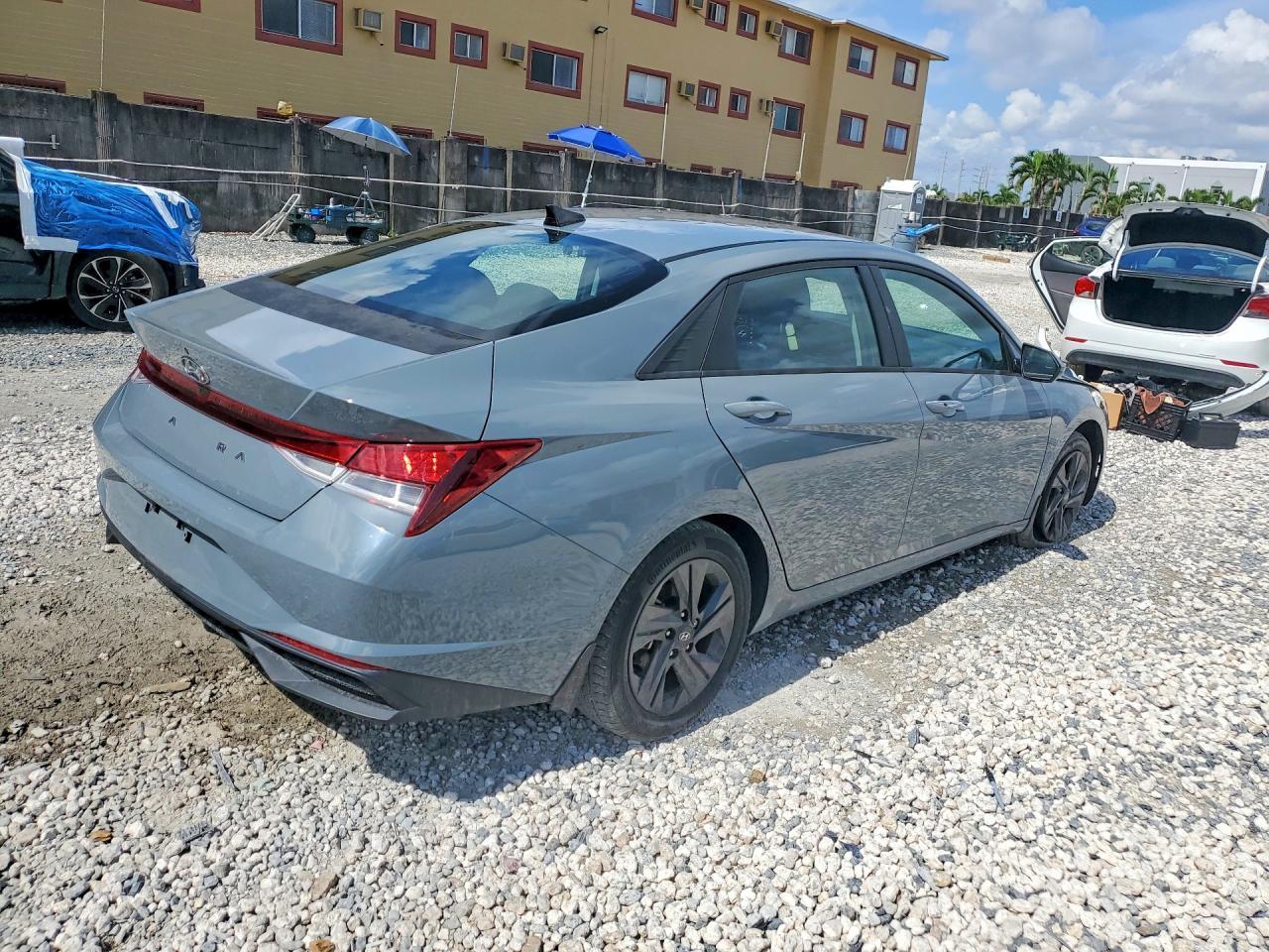 2022 Hyundai Elantra Sel - Image 3