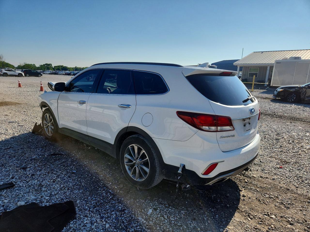 2017 Hyundai Santa Fe Se - Фото 2