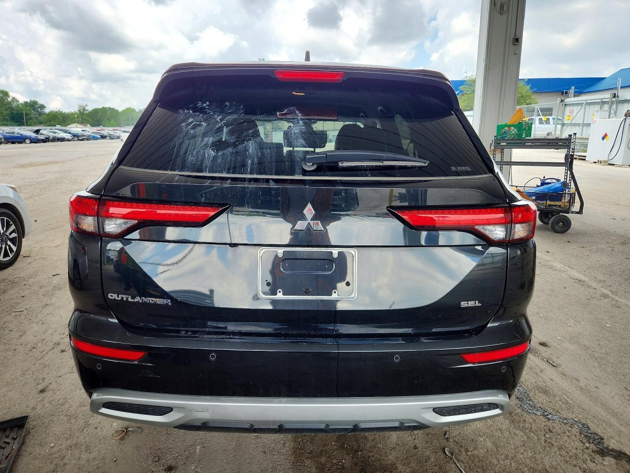 2024 Mitsubishi Outlander Sel - Image 6