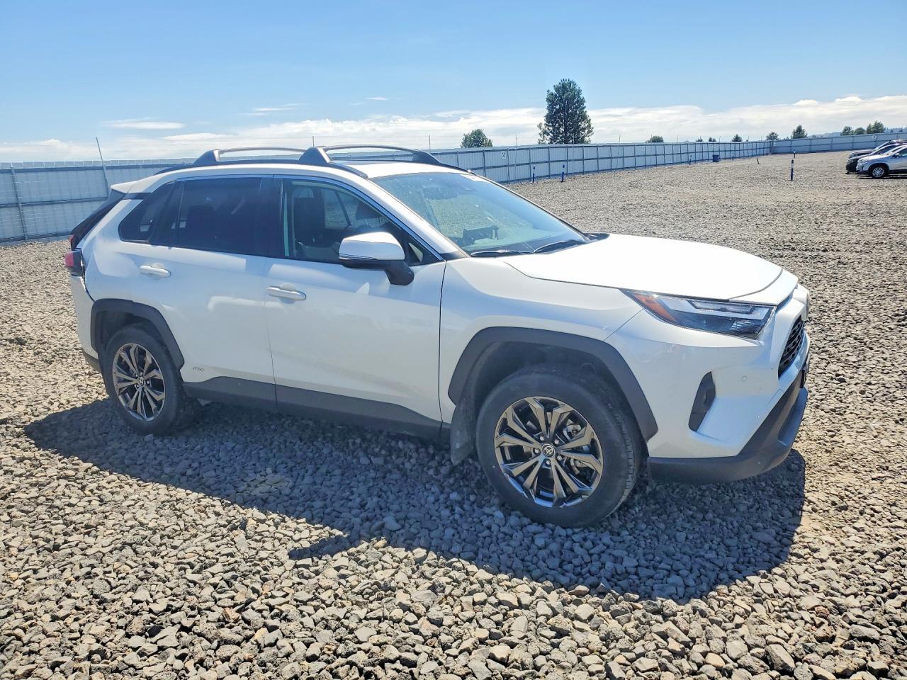 2025 Toyota Rav4 Xle Premium - Image 4