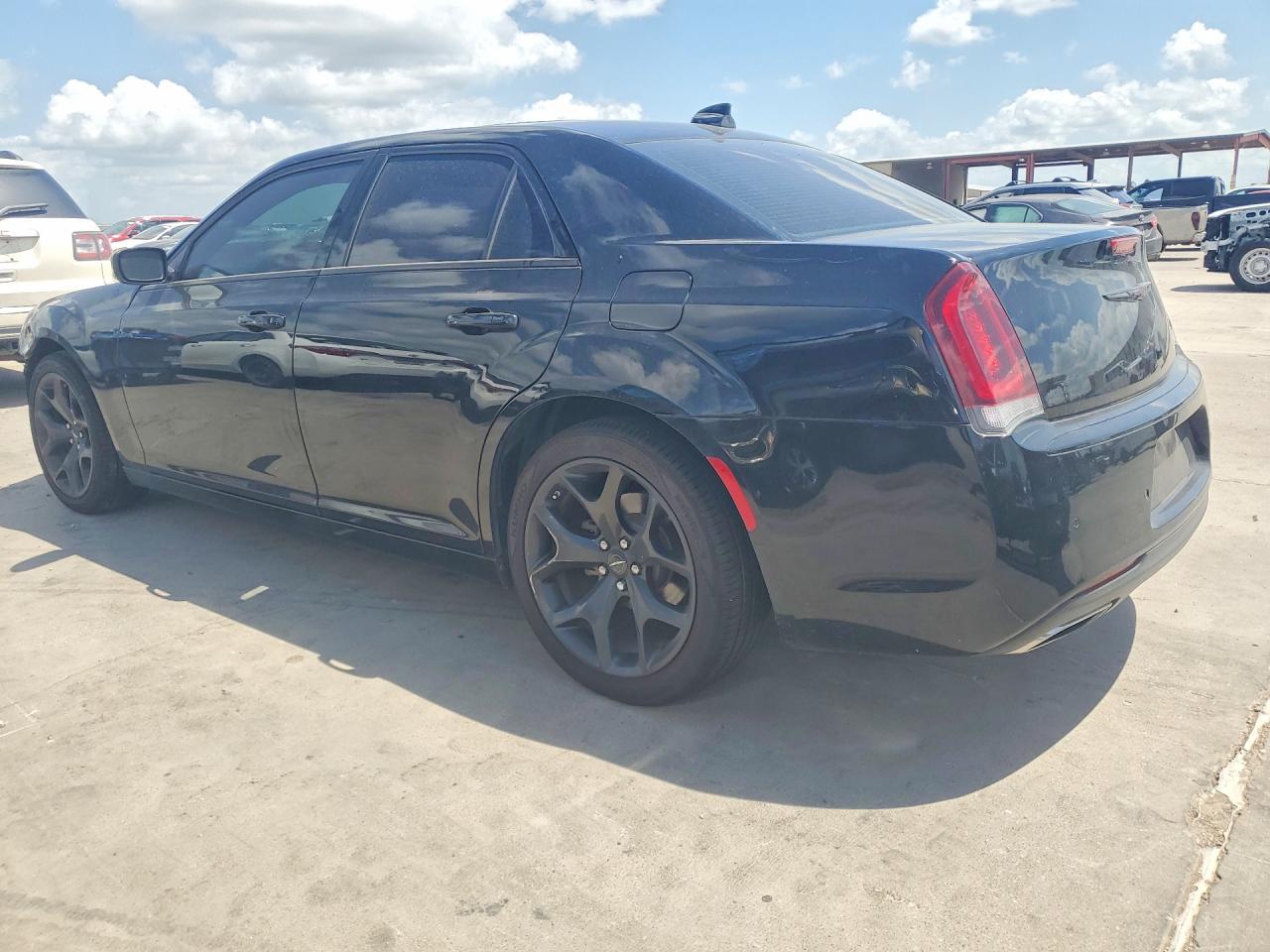 2022 Chrysler 300 S - Image 2