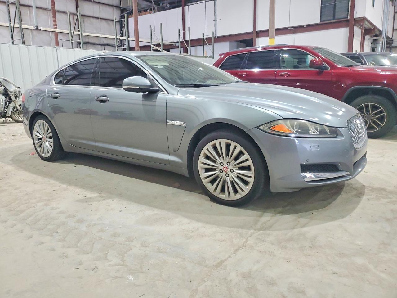 2014 Jaguar Xf - Фото 4