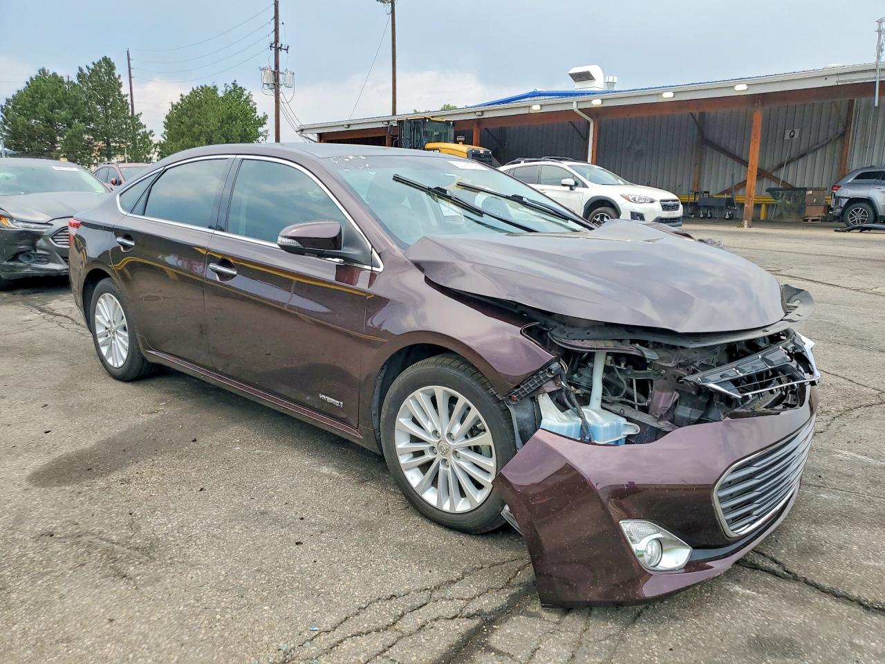 2013 Toyota Avalon Hybrid Limited - Image 4