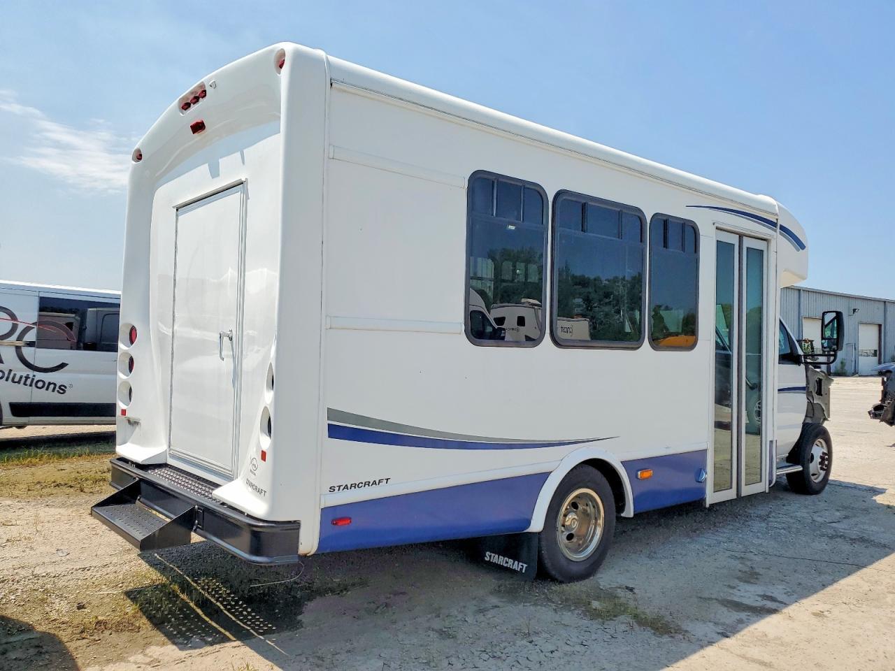 2018 Ford E250 Shuttle Bus - Image 4
