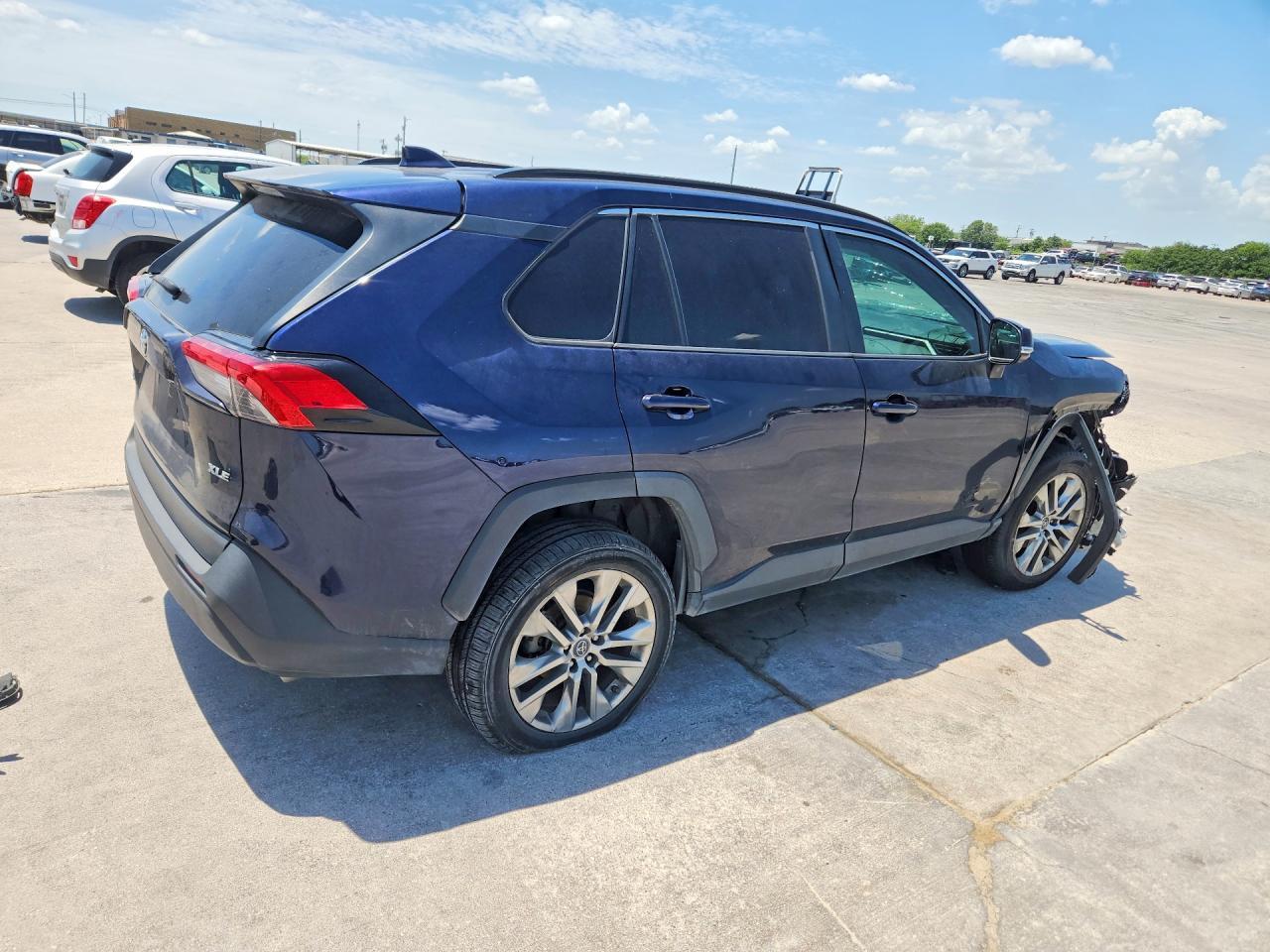2019 Toyota Rav4 Xle Premium - Image 3