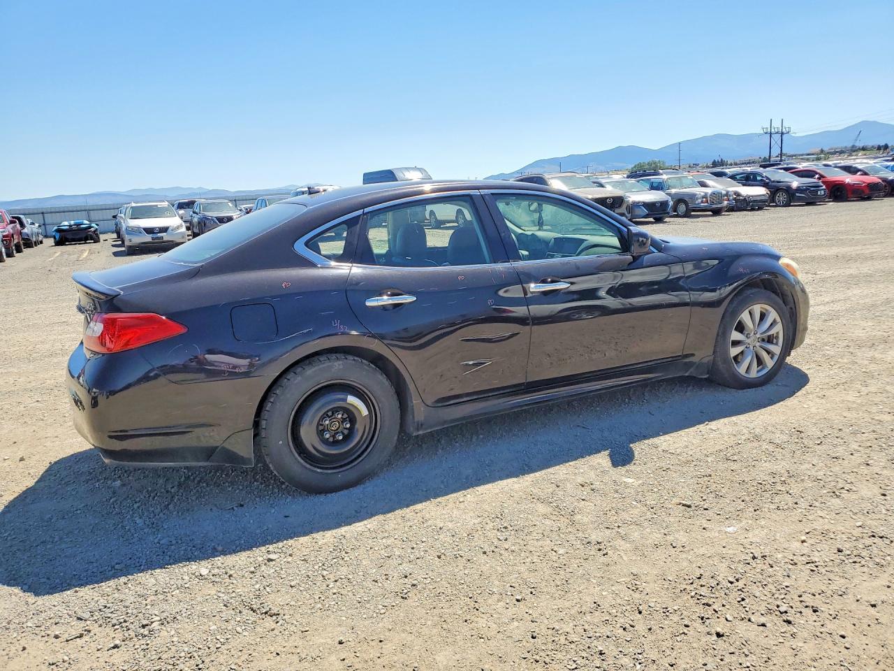 2011 Infiniti M37 X - Image 3