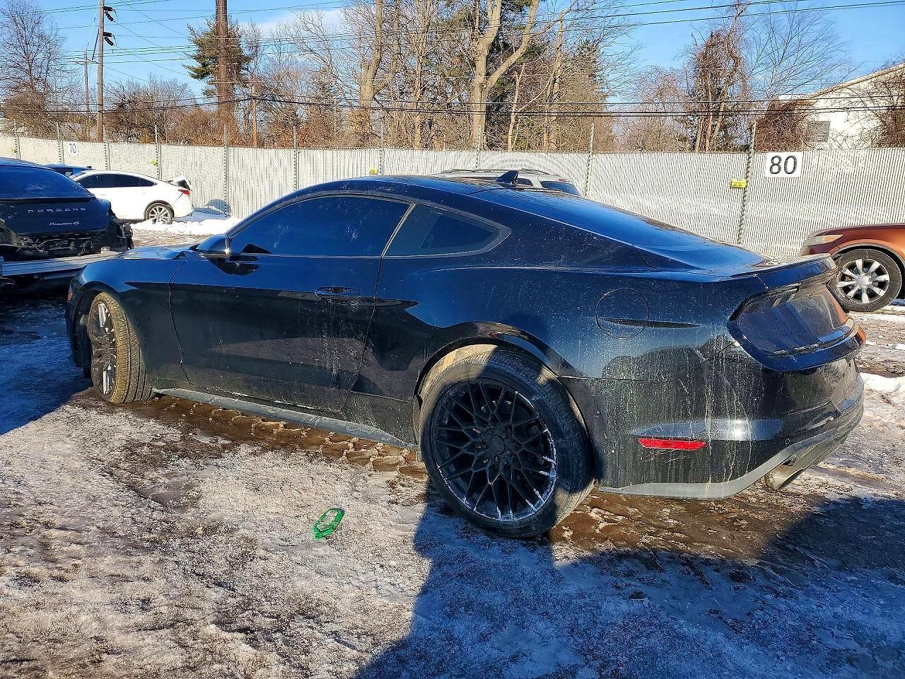 2021 Ford Mustang - Фото 2