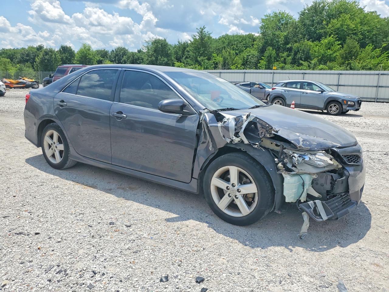 2012 Toyota Camry Le - Фото 4